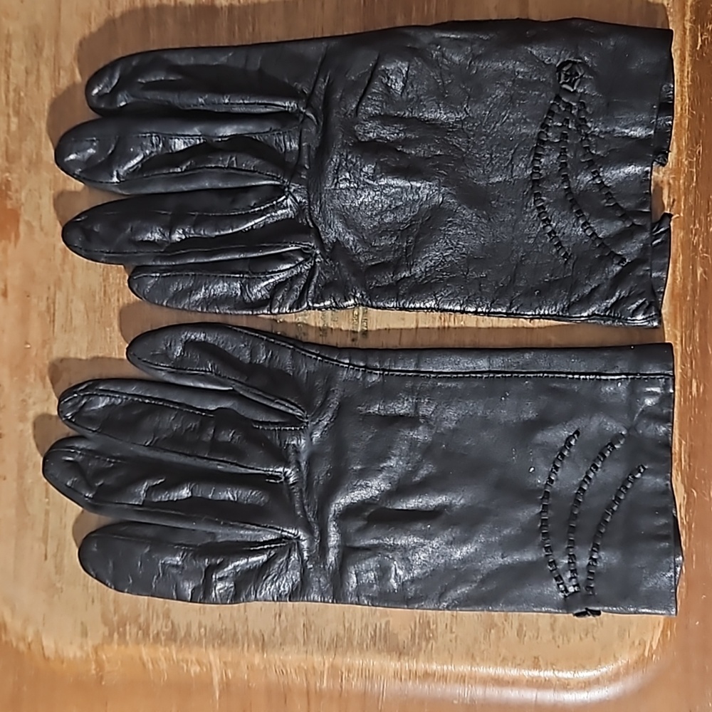 Vtg embroidered leather detailed black driving gloves
